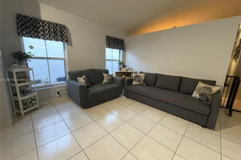 Villa ou maison à vendre à Pembroke Pines, Floride: 3 chambres, 128.11 m2 № 1941541 - photo 11