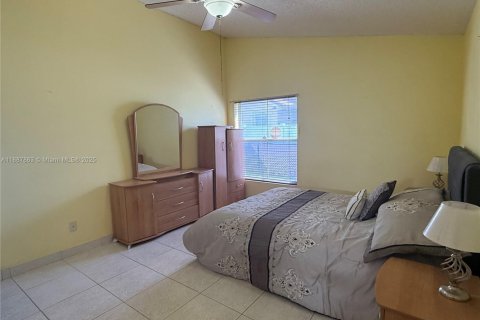 Villa ou maison à vendre à Pembroke Pines, Floride: 3 chambres, 128.11 m2 № 1941541 - photo 18