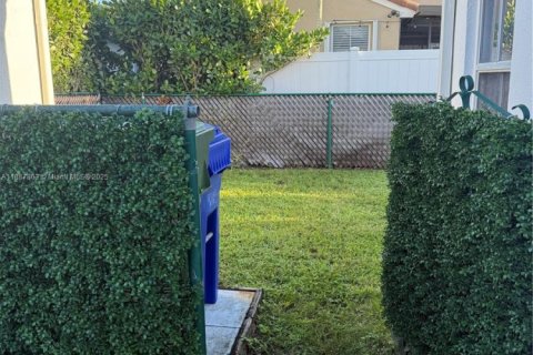 Villa ou maison à vendre à Pembroke Pines, Floride: 3 chambres, 128.11 m2 № 1941541 - photo 27