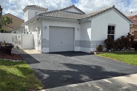 Villa ou maison à vendre à Pembroke Pines, Floride: 3 chambres, 128.11 m2 № 1941541 - photo 1