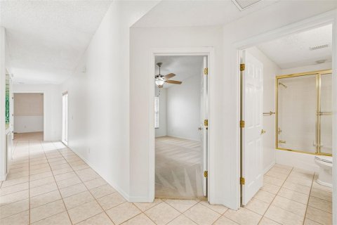 House in Sarasota, Florida 2 bedrooms, 186.92 sq.m. № 2150607 - photo 23