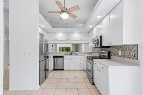 House in Sarasota, Florida 2 bedrooms, 186.92 sq.m. № 2150607 - photo 14