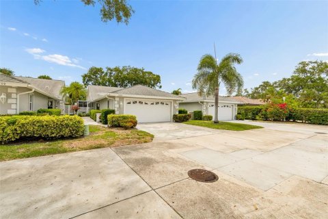 House in Sarasota, Florida 2 bedrooms, 186.92 sq.m. № 2150607 - photo 2