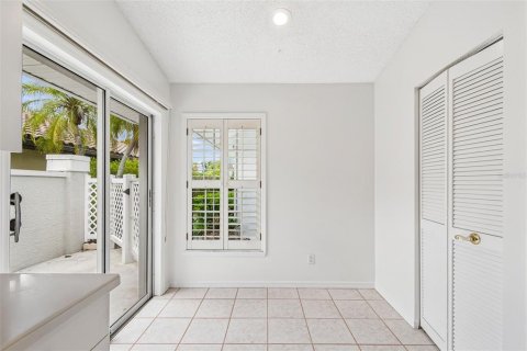 House in Sarasota, Florida 2 bedrooms, 186.92 sq.m. № 2150607 - photo 13