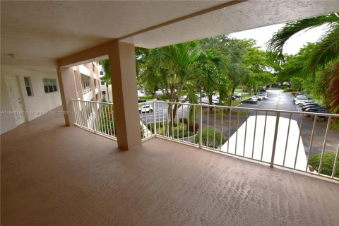 Condo in Pompano Beach, Florida, 3 bedrooms  № 1939980 - photo 30
