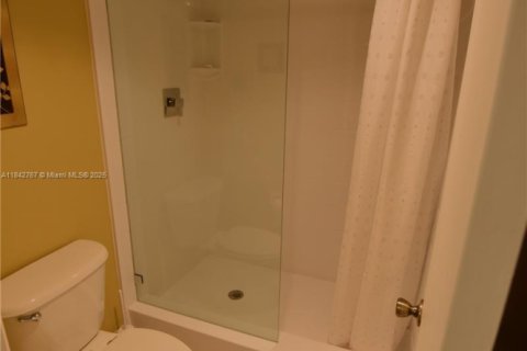 Condo in Pompano Beach, Florida, 3 bedrooms  № 1939980 - photo 15