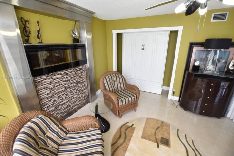 Condo in Pompano Beach, Florida, 3 bedrooms  № 1939980 - photo 24