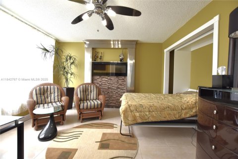 Condo in Pompano Beach, Florida, 3 bedrooms  № 1939980 - photo 8