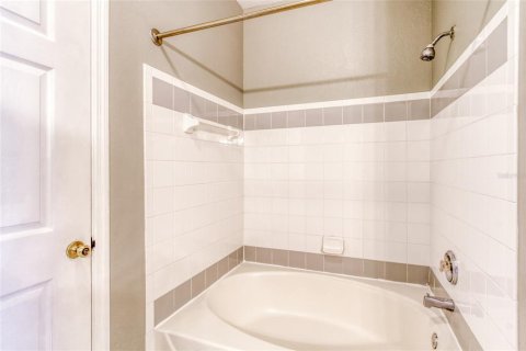 Condominio en alquiler en Orlando, Florida, 2 dormitorios, 96.15 m2 № 1615760 - foto 16