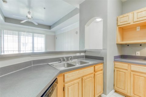 Condominio en alquiler en Orlando, Florida, 2 dormitorios, 96.15 m2 № 1615760 - foto 5