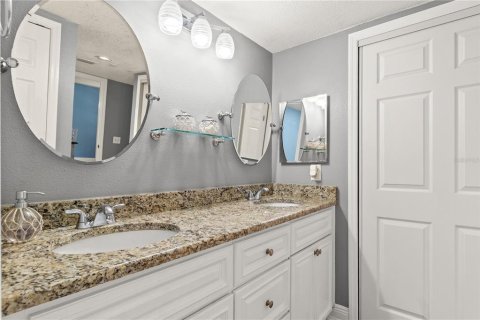 Condo in Hudson, Florida, 3 bedrooms  № 2097311 - photo 25