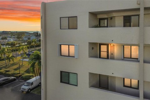 Condo in Hudson, Florida, 3 bedrooms  № 2097311 - photo 3