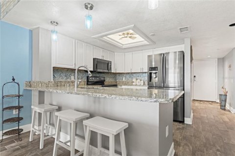 Condo in Hudson, Florida, 3 bedrooms  № 2097311 - photo 11