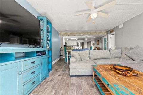 Condo in Hudson, Florida, 3 bedrooms  № 2097311 - photo 15