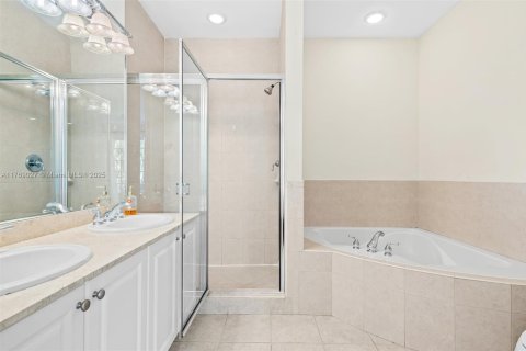 Adosado en venta en Fort Lauderdale, Florida, 4 dormitorios, 254.09 m2 № 1979963 - foto 21