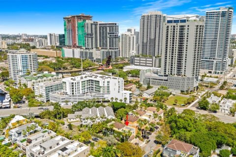 Adosado en venta en Fort Lauderdale, Florida, 4 dormitorios, 254.09 m2 № 1979963 - foto 28