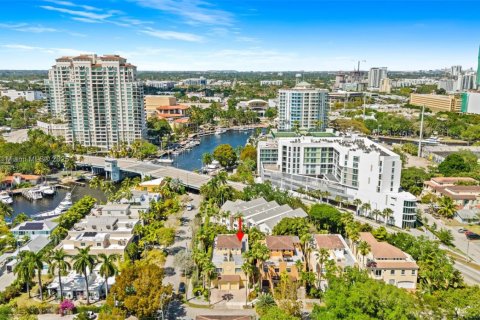 Adosado en venta en Fort Lauderdale, Florida, 4 dormitorios, 254.09 m2 № 1979963 - foto 27