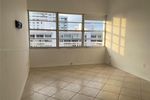 Apartment in Aventura, Florida 2 bedrooms, 116.22 sq.m. № 1955556 - photo 11