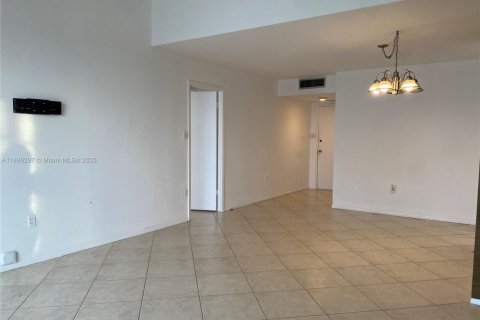 Apartment in Aventura, Florida 2 bedrooms, 116.22 sq.m. № 1955556 - photo 4