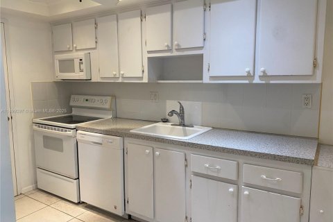 Apartment in Aventura, Florida 2 bedrooms, 116.22 sq.m. № 1955556 - photo 3