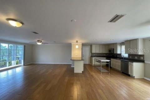 Villa ou maison à louer à Auburndale, Floride: 3 chambres, 138.15 m2 № 2120598 - photo 2