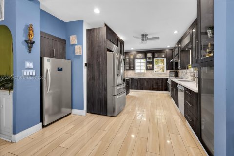Купить виллу или дом в Майами, Флорида 6 спален, 288.65м2, № 2154348 - фото 22