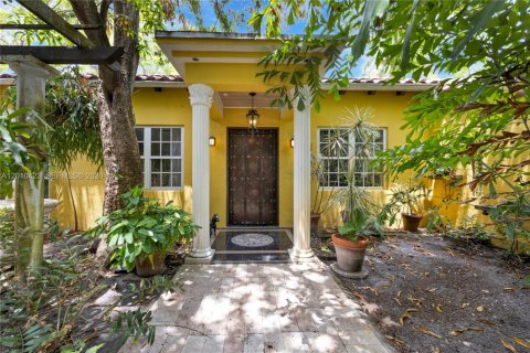 Купить виллу или дом в Майами, Флорида 6 спален, 288.65м2, № 2154348 - фото 11
