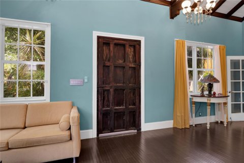 Купить виллу или дом в Майами, Флорида 6 спален, 288.65м2, № 2154348 - фото 16