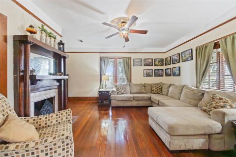 House in Sanford, Florida 4 bedrooms, 204.01 sq.m. № 2350244 - photo 9