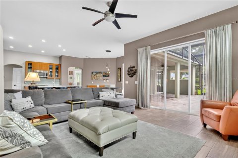 House in Winter Garden, Florida 4 bedrooms, 252.32 sq.m. № 1902756 - photo 9