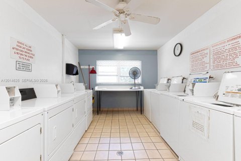 Copropriété à louer à Lauderdale-by-the-Sea, Floride: 2 chambres, 92.9 m2 № 2171272 - photo 28