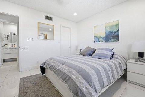 Copropriété à louer à Lauderdale-by-the-Sea, Floride: 2 chambres, 92.9 m2 № 2171272 - photo 17