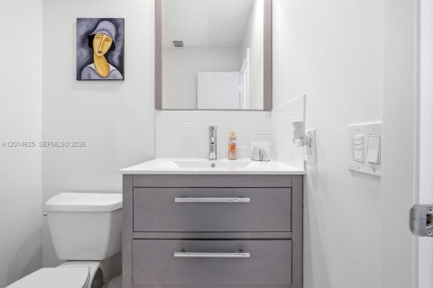Copropriété à louer à Lauderdale-by-the-Sea, Floride: 2 chambres, 92.9 m2 № 2171272 - photo 15
