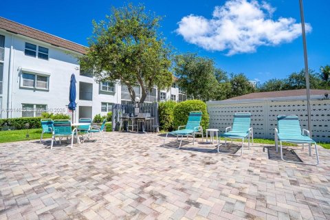 Copropriété à louer à Lauderdale-by-the-Sea, Floride: 2 chambres, 92.9 m2 № 2171272 - photo 30