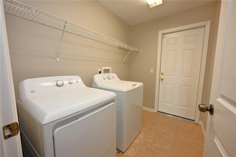 Villa ou maison à louer à Auburndale, Floride: 4 chambres, 219.16 m2 № 2167813 - photo 20
