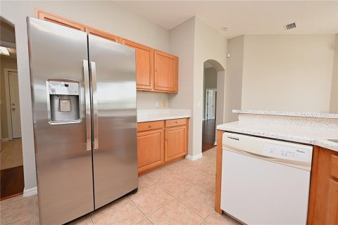 Villa ou maison à louer à Auburndale, Floride: 4 chambres, 219.16 m2 № 2167813 - photo 8