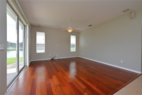 Villa ou maison à louer à Auburndale, Floride: 4 chambres, 219.16 m2 № 2167813 - photo 11