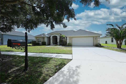 Villa ou maison à Auburndale, Floride 4 chambres, 219.16 m2 № 2167813