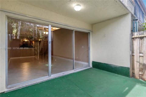 Townhouse in Palmetto Bay, Florida 2 bedrooms, 103.12 sq.m. № 2076469 - photo 29