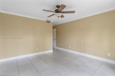 Townhouse in Palmetto Bay, Florida 2 bedrooms, 103.12 sq.m. № 2076469 - photo 17