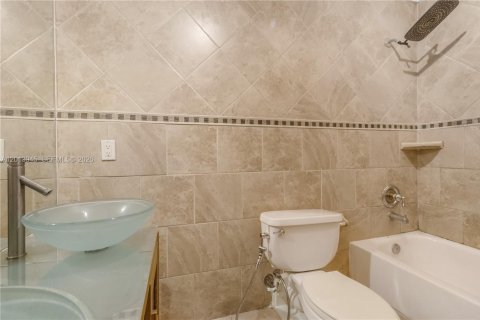 Townhouse in Palmetto Bay, Florida 2 bedrooms, 103.12 sq.m. № 2076469 - photo 20