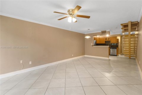 Townhouse in Palmetto Bay, Florida 2 bedrooms, 103.12 sq.m. № 2076469 - photo 12