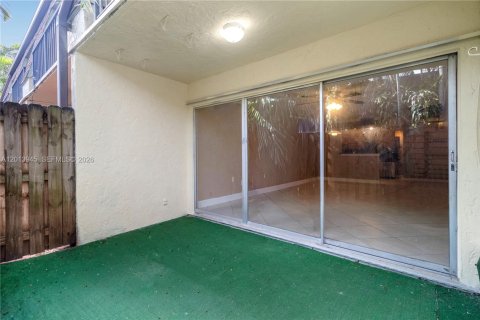 Townhouse in Palmetto Bay, Florida 2 bedrooms, 103.12 sq.m. № 2076469 - photo 30