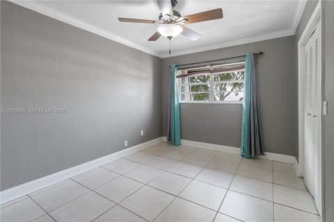 Townhouse in Palmetto Bay, Florida 2 bedrooms, 103.12 sq.m. № 2076469 - photo 23