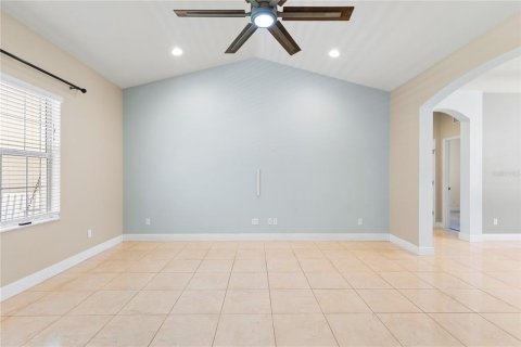 Villa ou maison à vendre à Land O' Lakes, Floride: 4 chambres, 223.62 m2 № 2416447 - photo 4