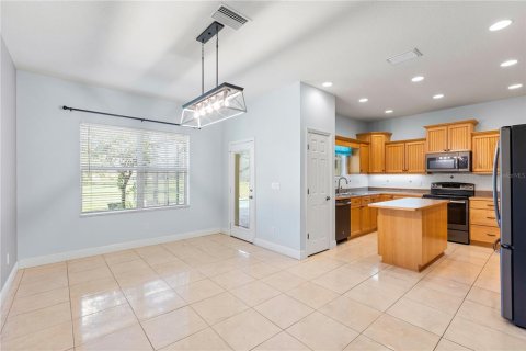Villa ou maison à vendre à Land O' Lakes, Floride: 4 chambres, 223.62 m2 № 2416447 - photo 9
