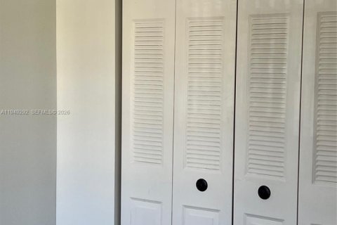 Condo in Miami, Florida, 2 bedrooms № 2153025 - photo 17
