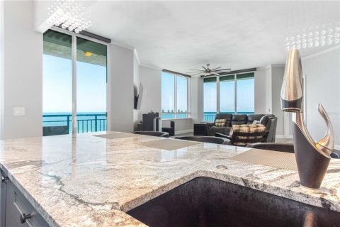 Condo in Clearwater, Florida, 3 bedrooms № 2131163 - photo 15