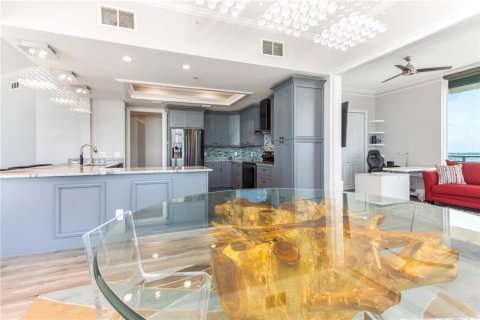 Condo in Clearwater, Florida, 3 bedrooms № 2131163 - photo 17