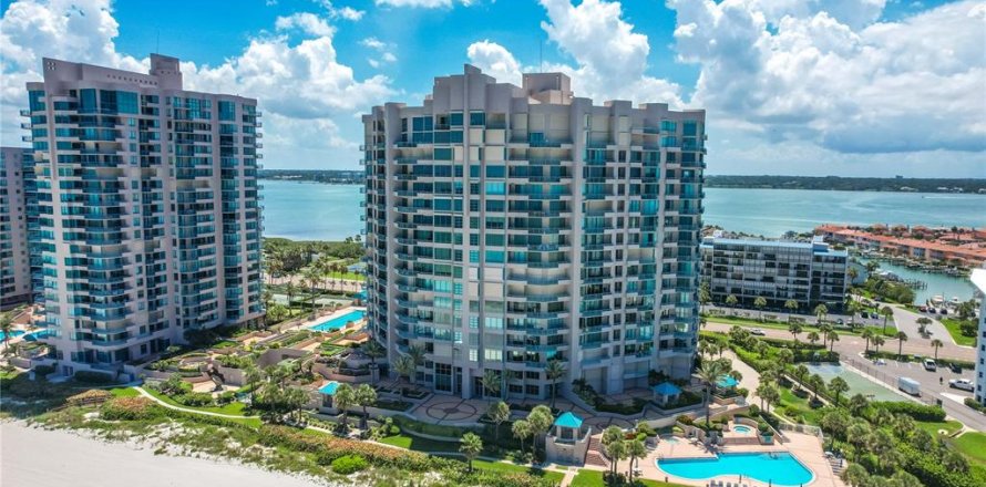 Condo in Clearwater, Florida, 3 bedrooms № 2131163